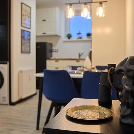 Monos Apartman Tatabánya Buitenkant foto