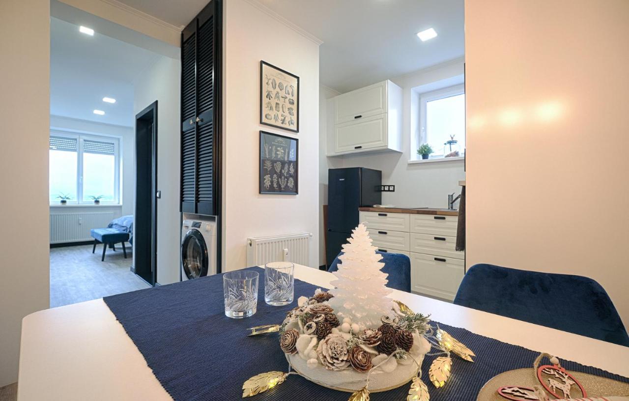Monos Apartman Tatabánya Buitenkant foto