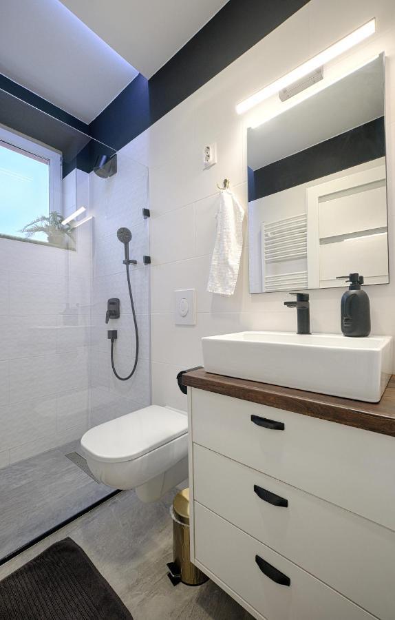 Monos Apartman Tatabánya Buitenkant foto