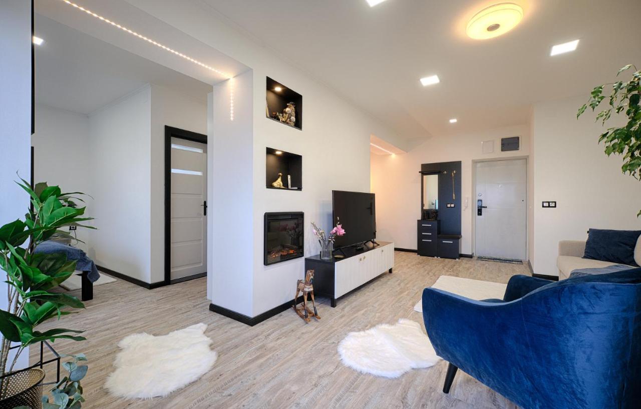 Monos Apartman Tatabánya Buitenkant foto
