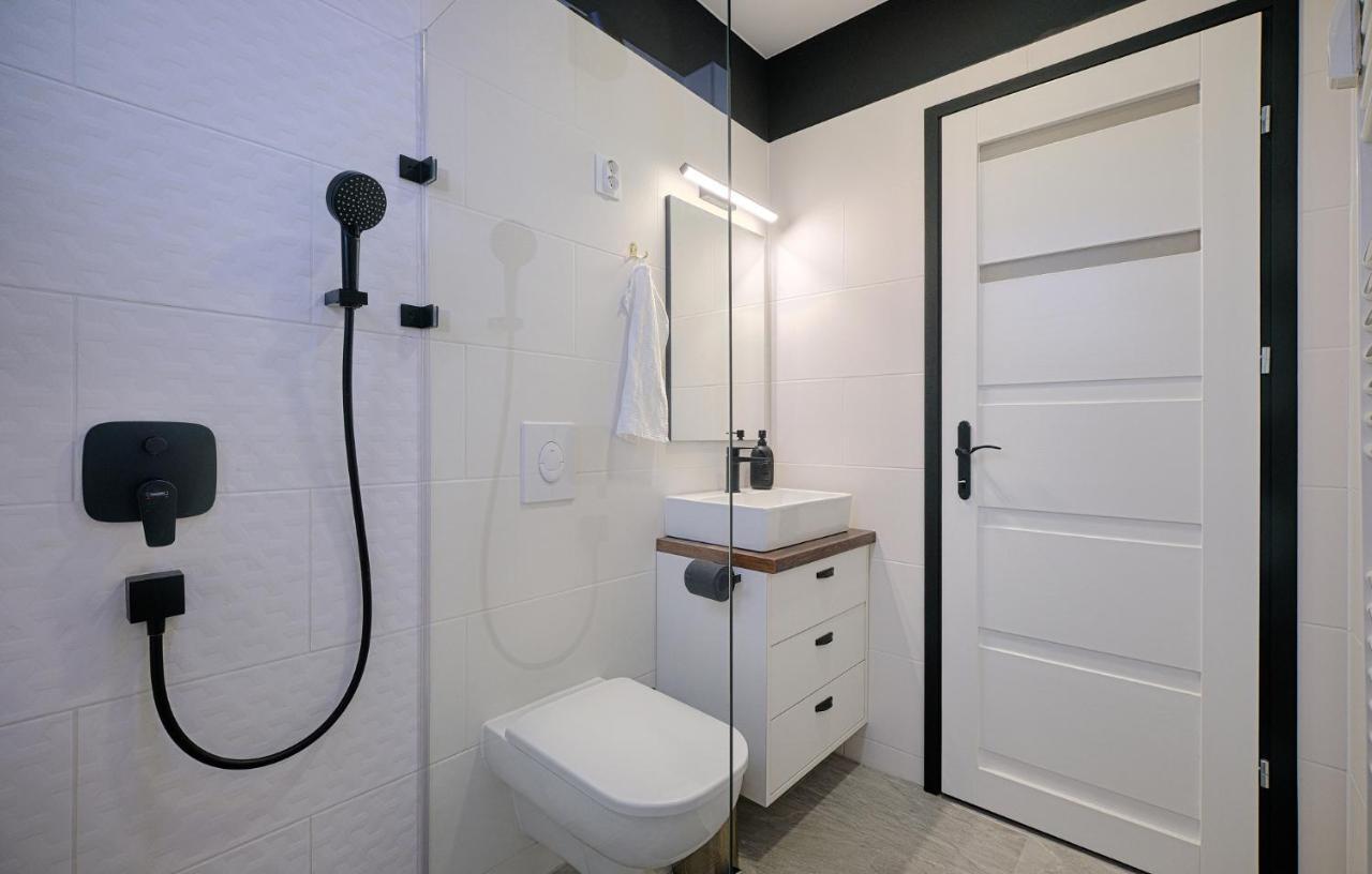 Monos Apartman Tatabánya Buitenkant foto