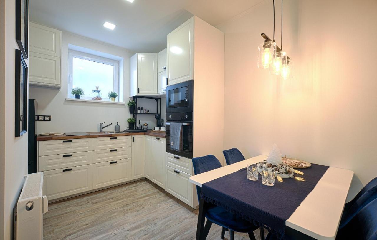 Monos Apartman Tatabánya Buitenkant foto