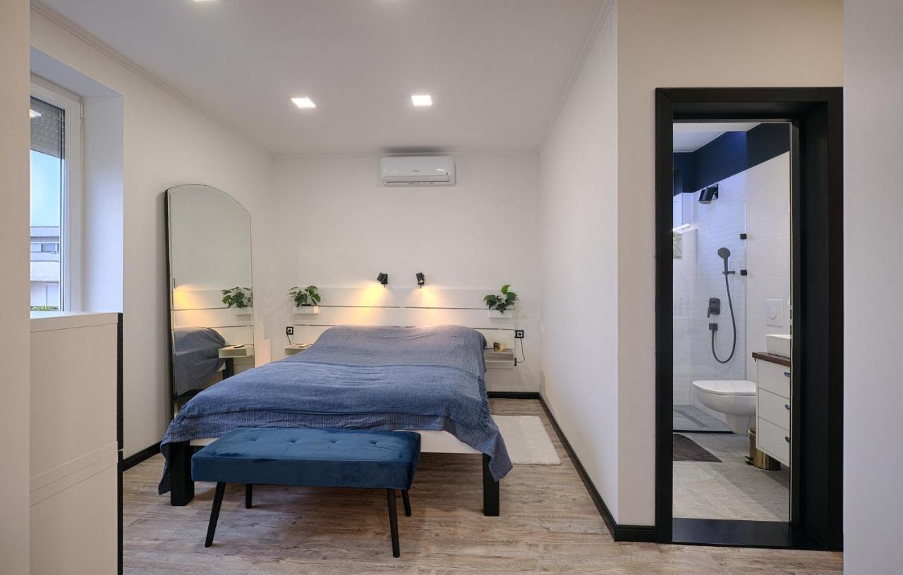 Monos Apartman Tatabánya Buitenkant foto