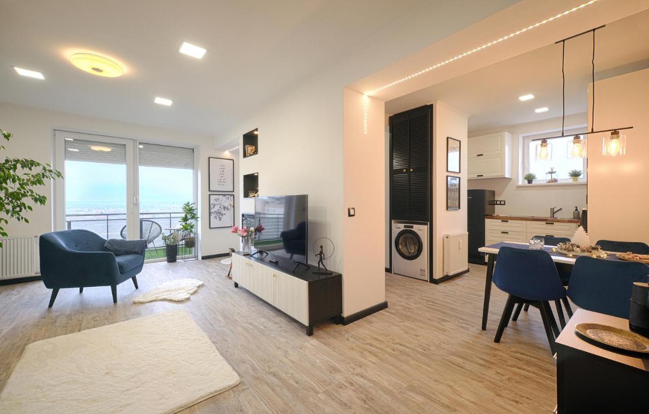 Monos Apartman Tatabánya Buitenkant foto